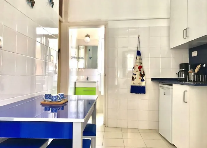 Apartment In The Heart Of *